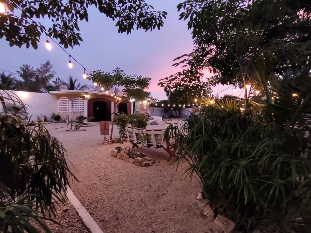 Hotel Villa Gabriela - Restaurant, Bikes ,Lands Tours Celestun Exterior foto