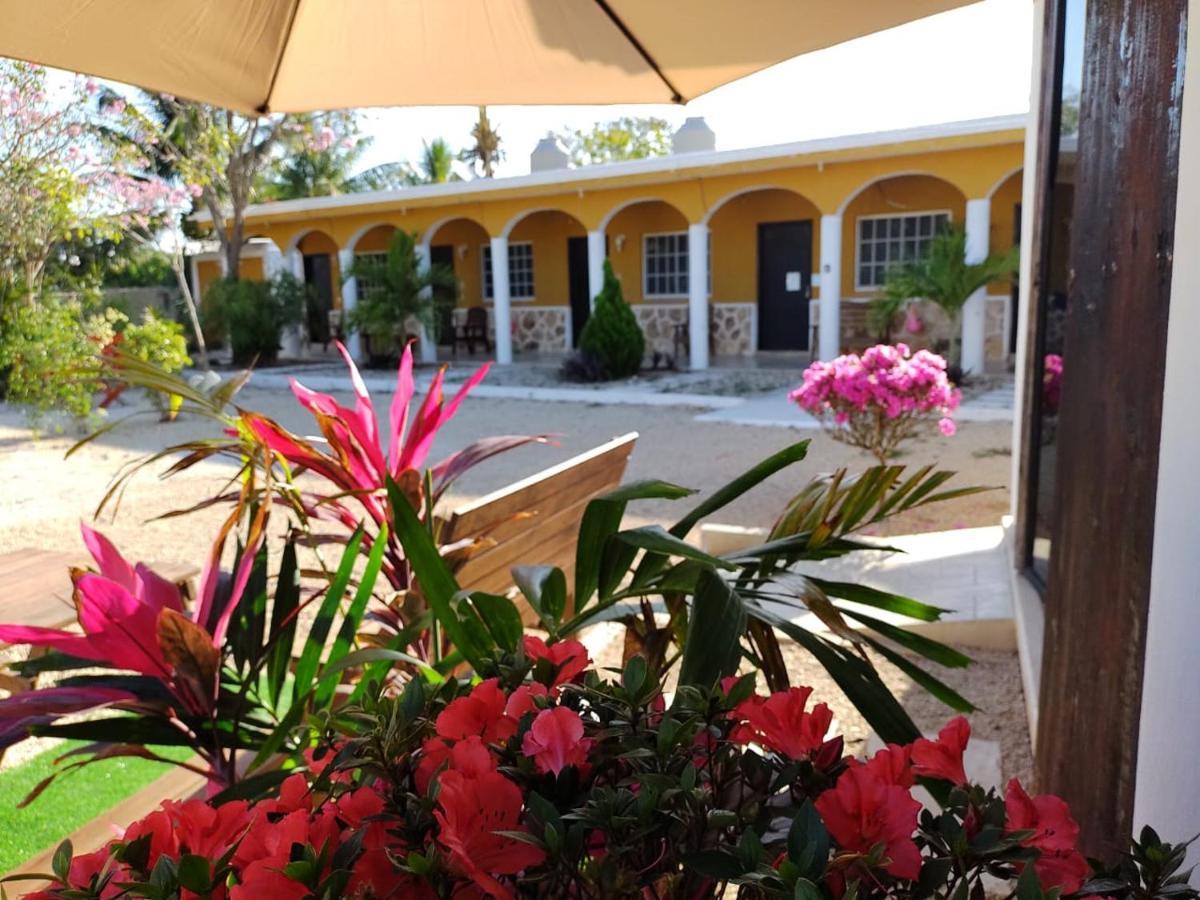 Hotel Villa Gabriela - Restaurant, Bikes ,Lands Tours Celestun Exterior foto